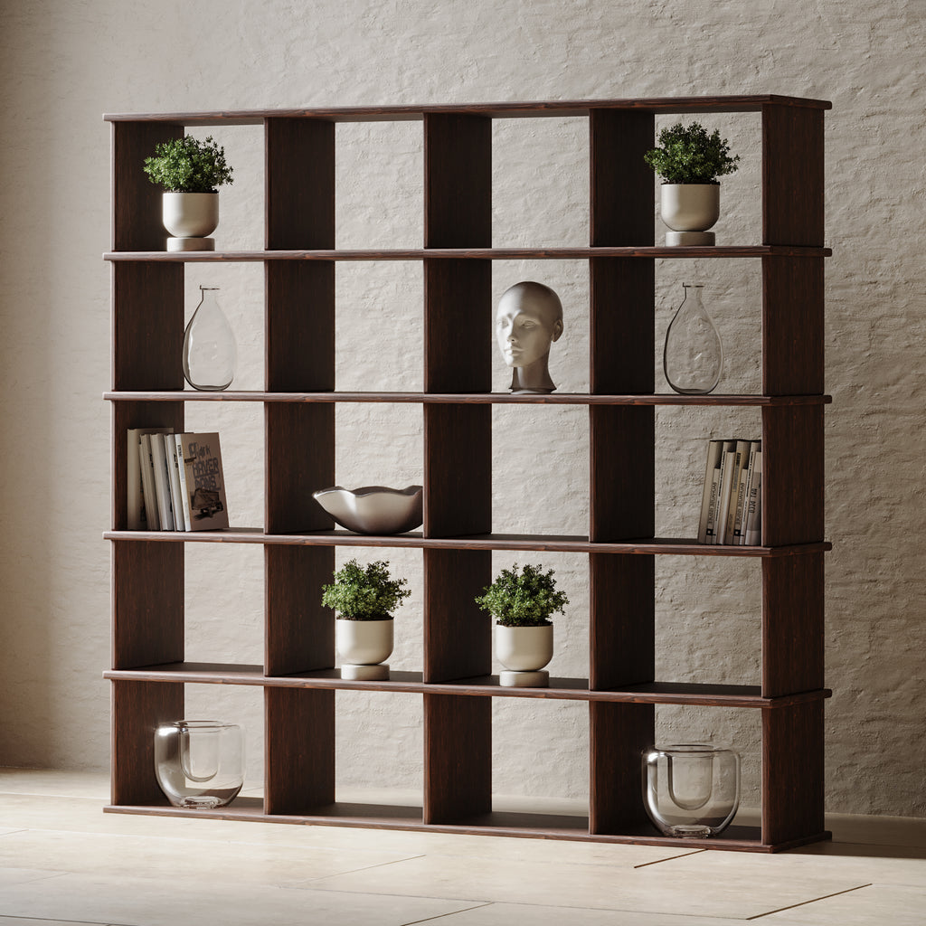 Four row bookshelf in white oak – Omba