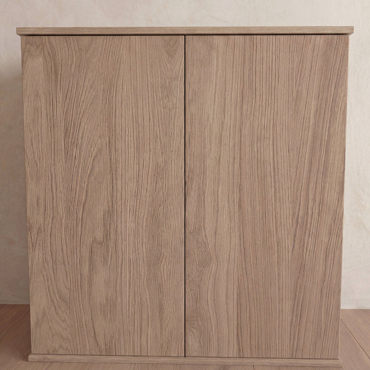 Two door cabinet in white oak — zoomed in